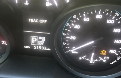 Cho em hỏi lỗi đèn check engine của Land Cruiser Prado 2020?